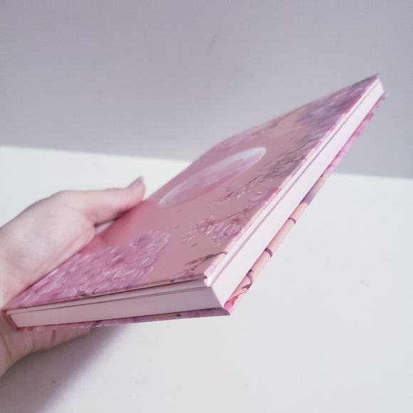 Lunar Beauty| Nude Prism Eyeshadow Palette - Picture 7 of 10